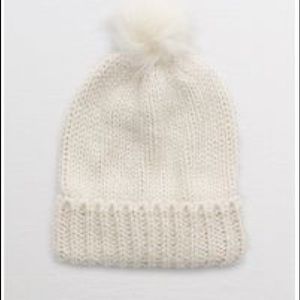 NWT Aerie Toque (cream)